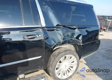 2015 Cadillac Escalade Esv Platinum z USA, uszkodzony, nr VIN 1GYS4UKJ5FR660169